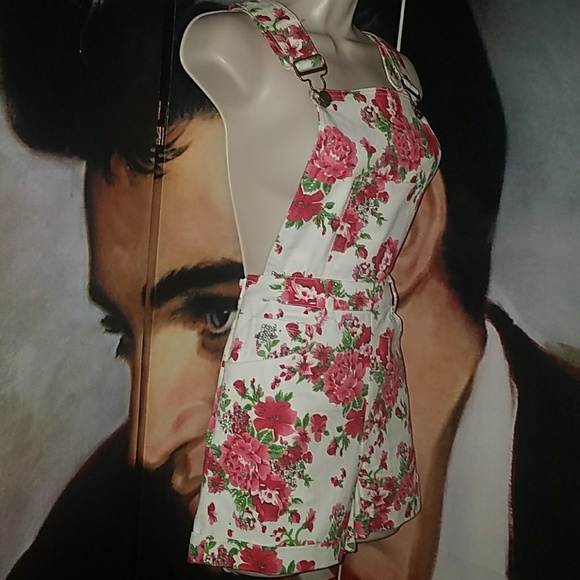 Tatyana Floral Sassy Overalls w Detachable Shorts - Picture 5 of 8